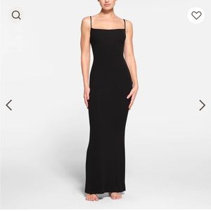 skims long slip dress in onyx